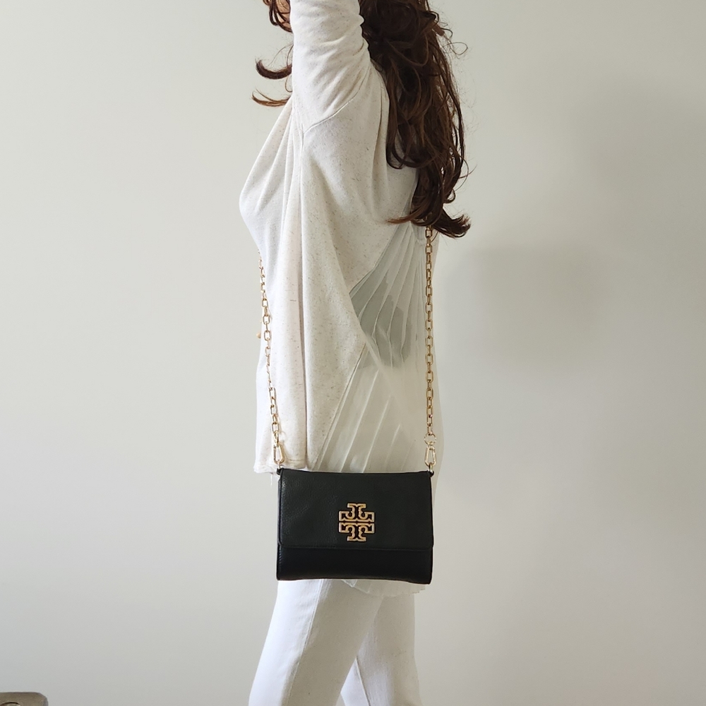 Like New!Tory Burch Black Pebbled Leather Crossbody Bag - Picture 3 of 10